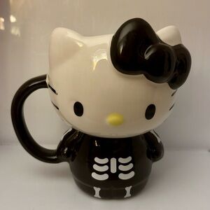 2024 Hello Kitty Halloween Black/White Skeleton Mug
